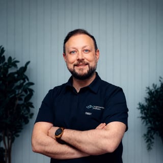 Porträt von Fares Attar, Facharzt für Augenheilkunde im Augencentrum Mülheim
